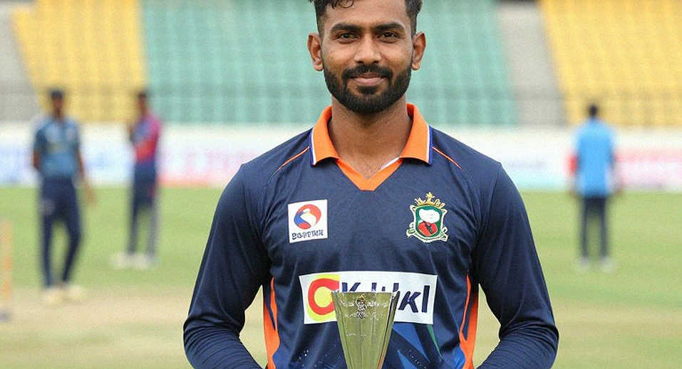 ১০১ বলে ১৩০ ইসলামাবাদের প্রথম দিনে সবচেয়ে জোরালো শোনাল, কিন্তু সবচেয়ে জরুরি ইনিংসটি ছিল ১৬৩ বলে ৭৯